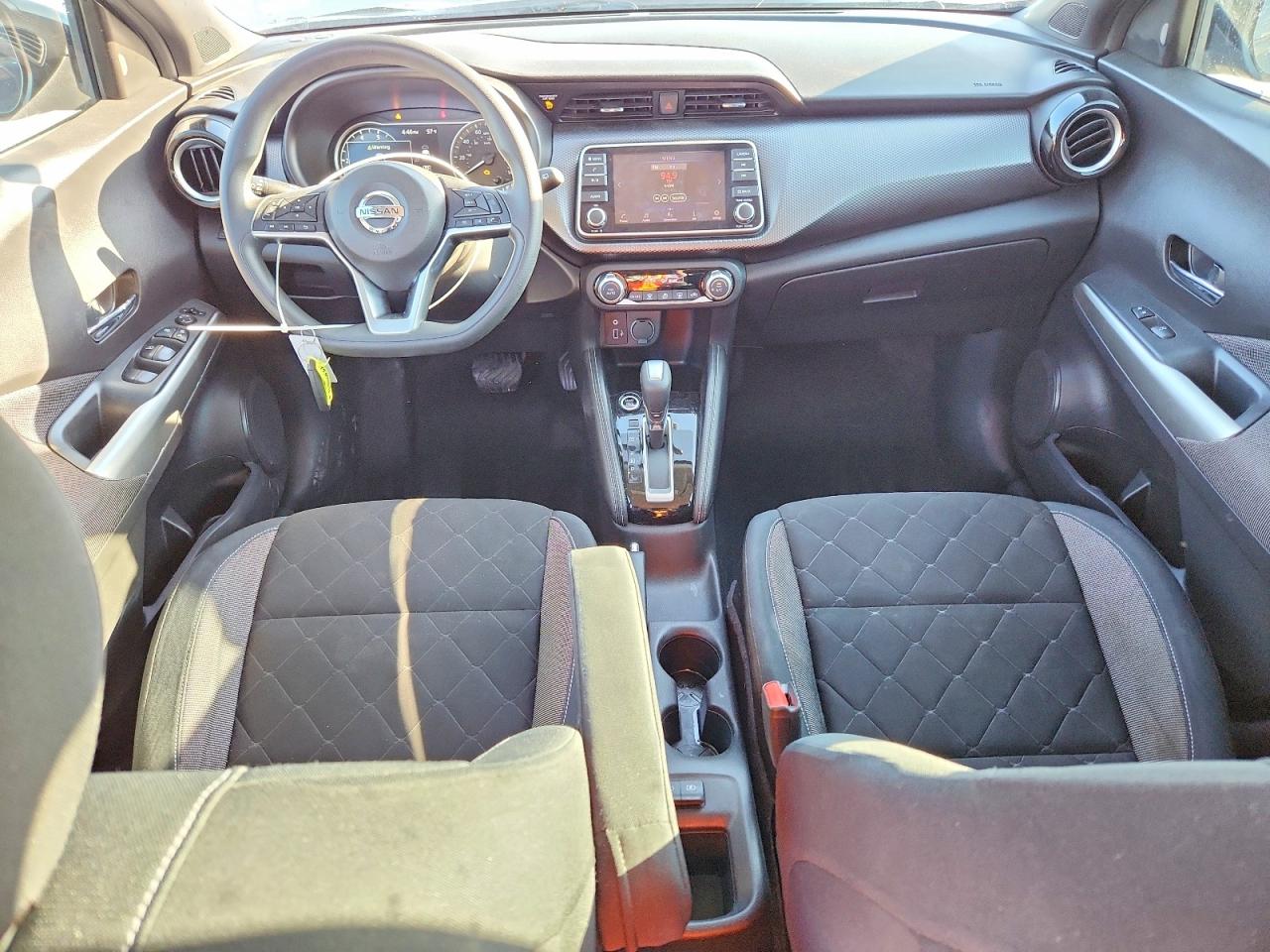 2018 NISSAN KICKS SV photo 15