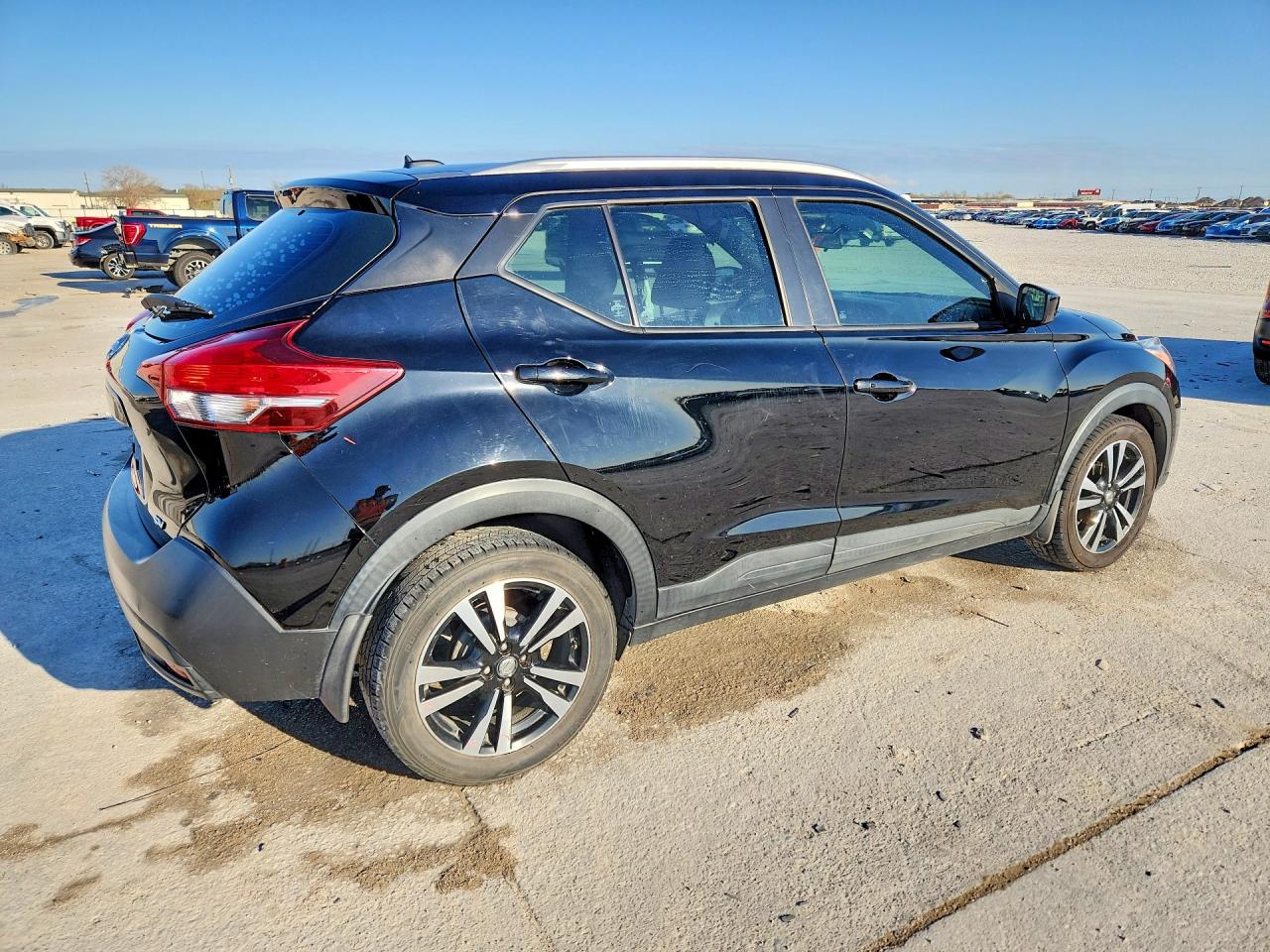 2018 NISSAN KICKS SV photo 5