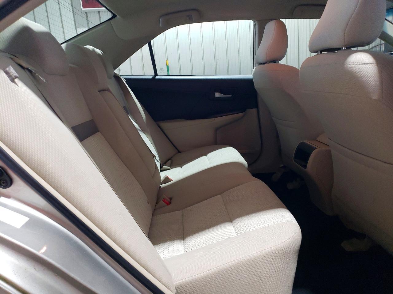 2014 TOYOTA CAMRY LE photo 10
