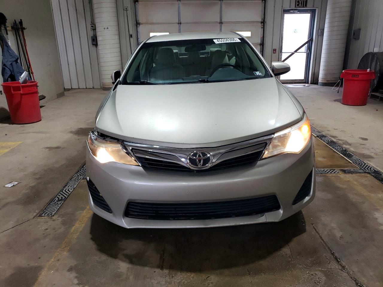 2014 TOYOTA CAMRY LE photo 5