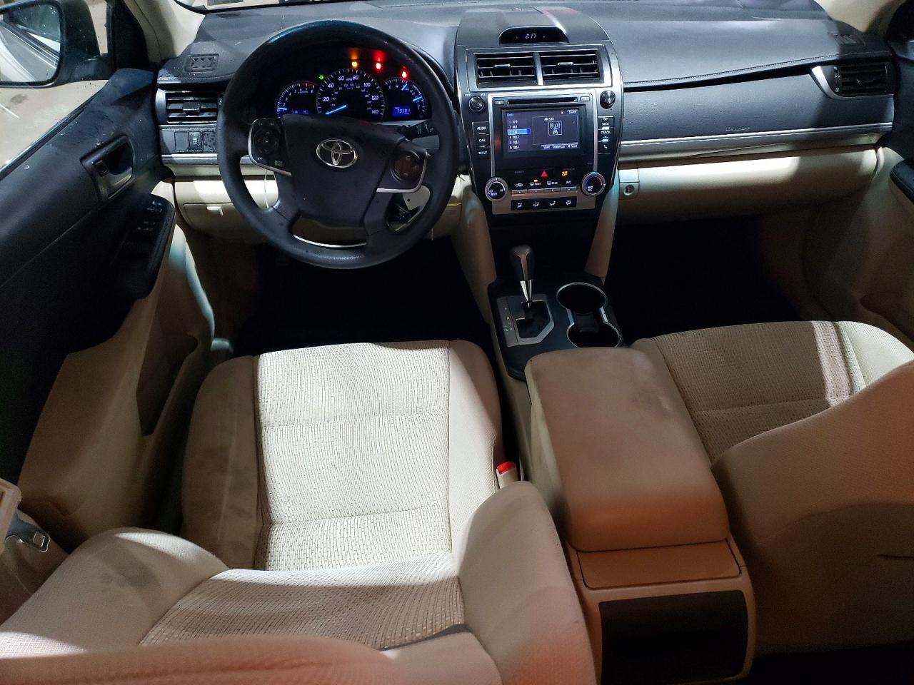 2014 TOYOTA CAMRY LE photo 8