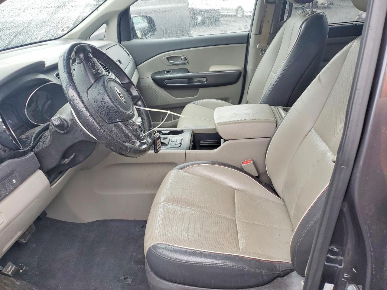 2017 KIA SEDONA LX photo 7