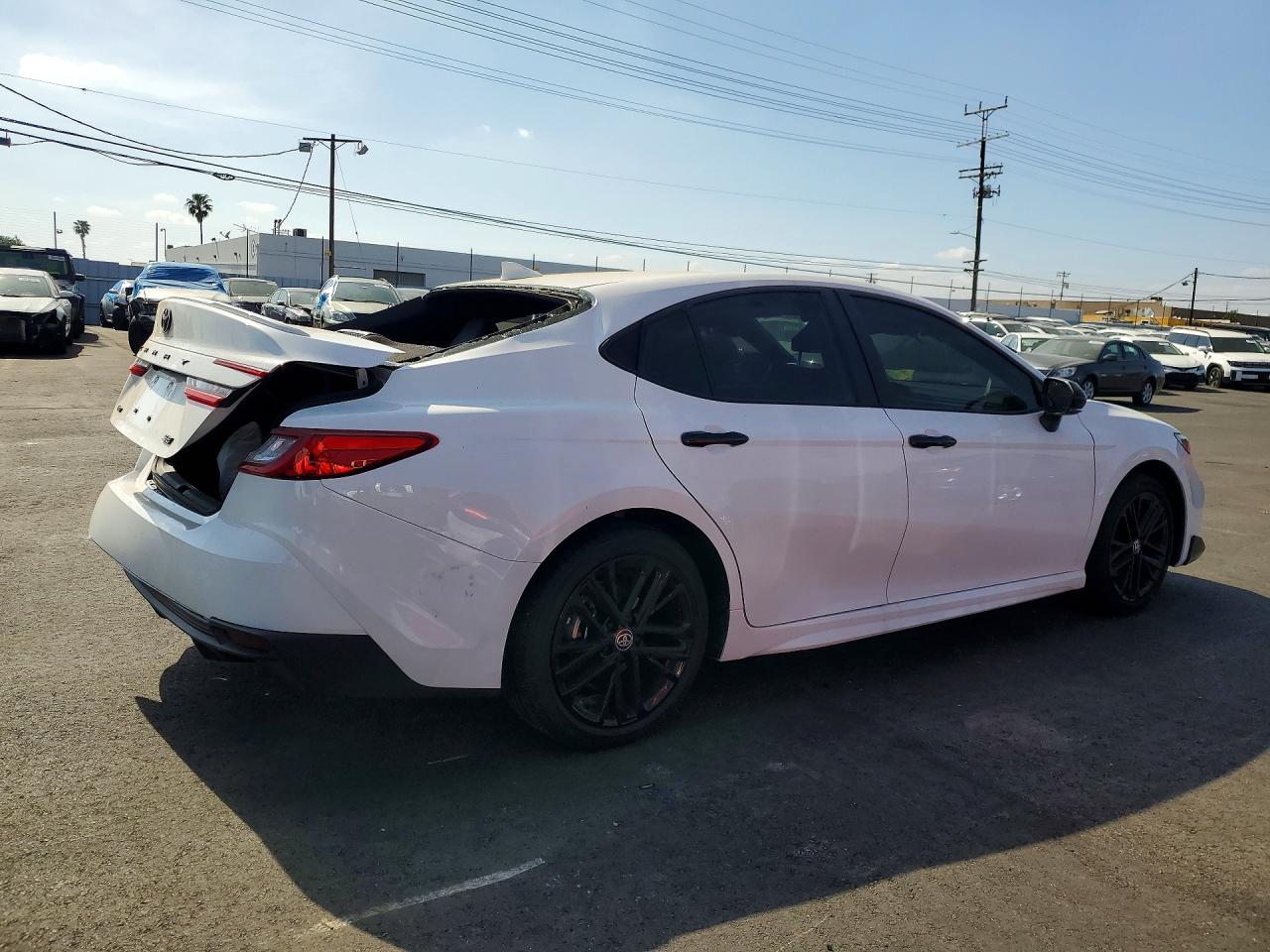 2025 TOYOTA CAMRY SE photo 5