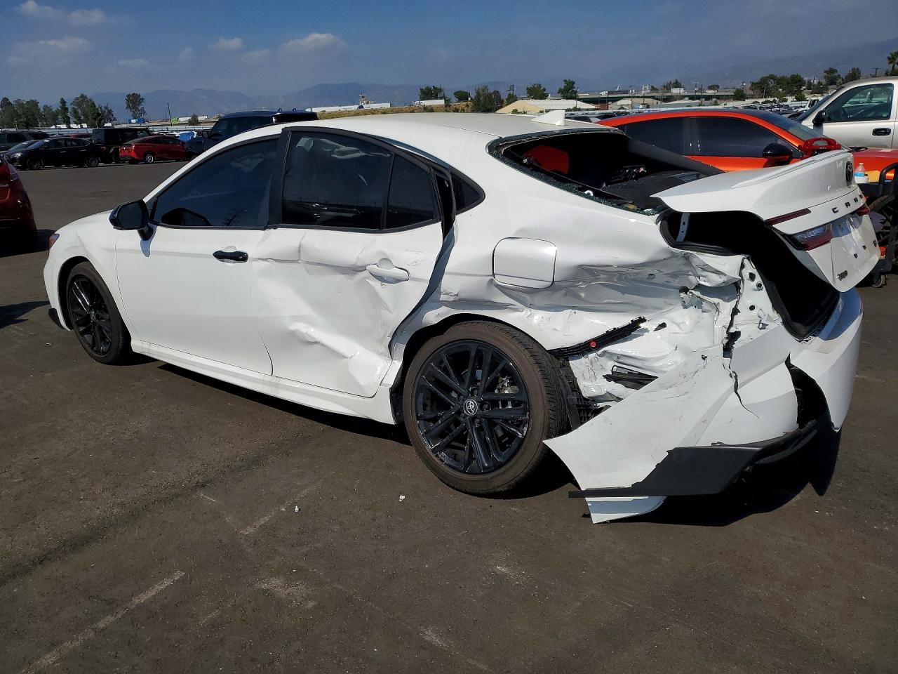 2025 TOYOTA CAMRY SE photo 3