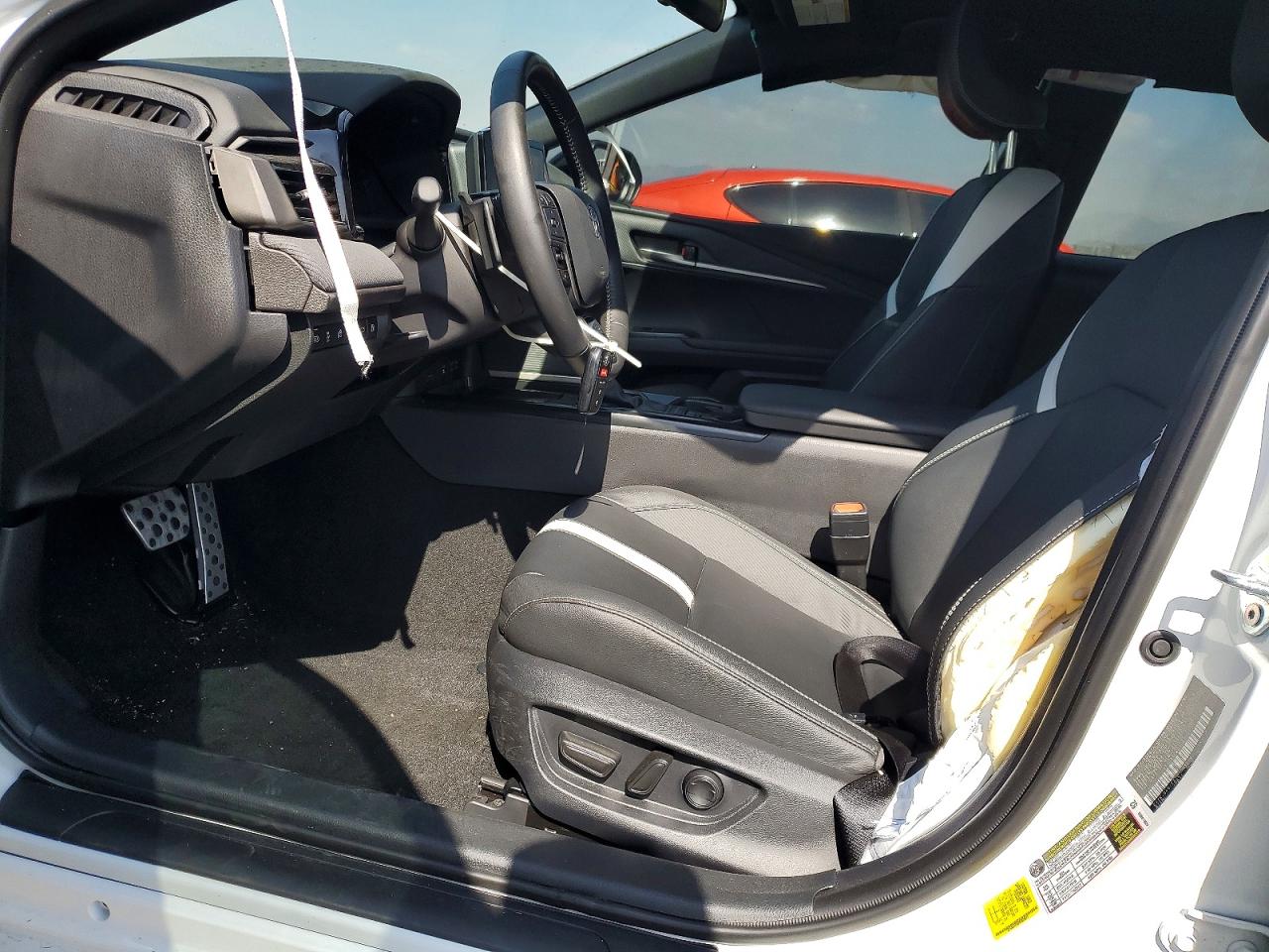 2025 TOYOTA CAMRY SE photo 13