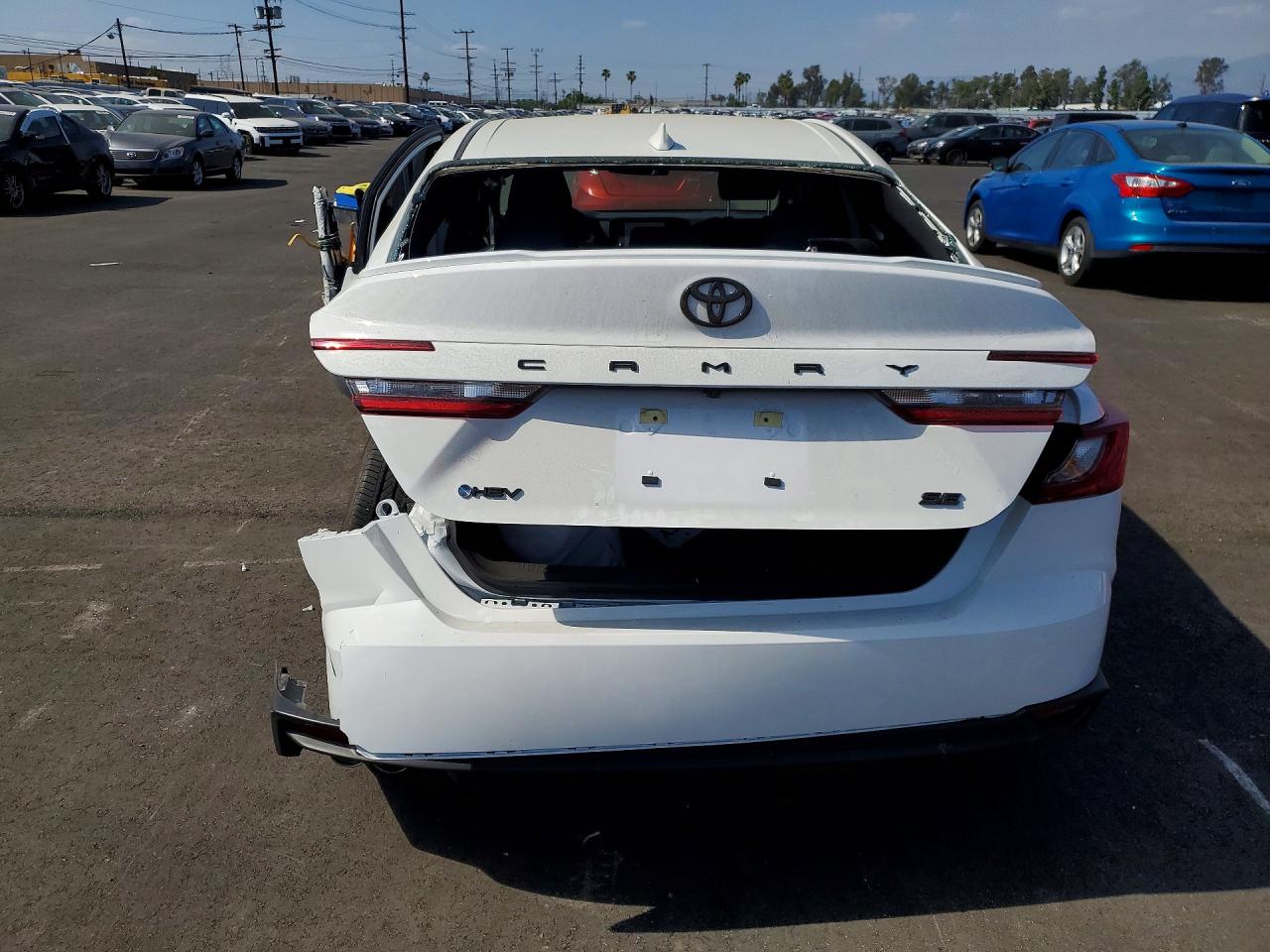 2025 TOYOTA CAMRY SE photo 11