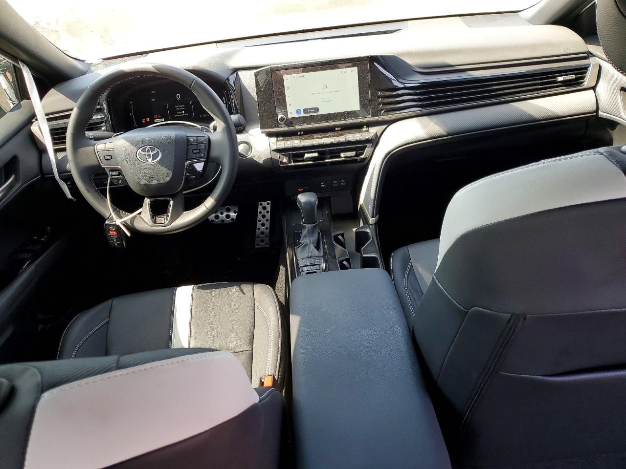 2025 TOYOTA CAMRY SE photo 15