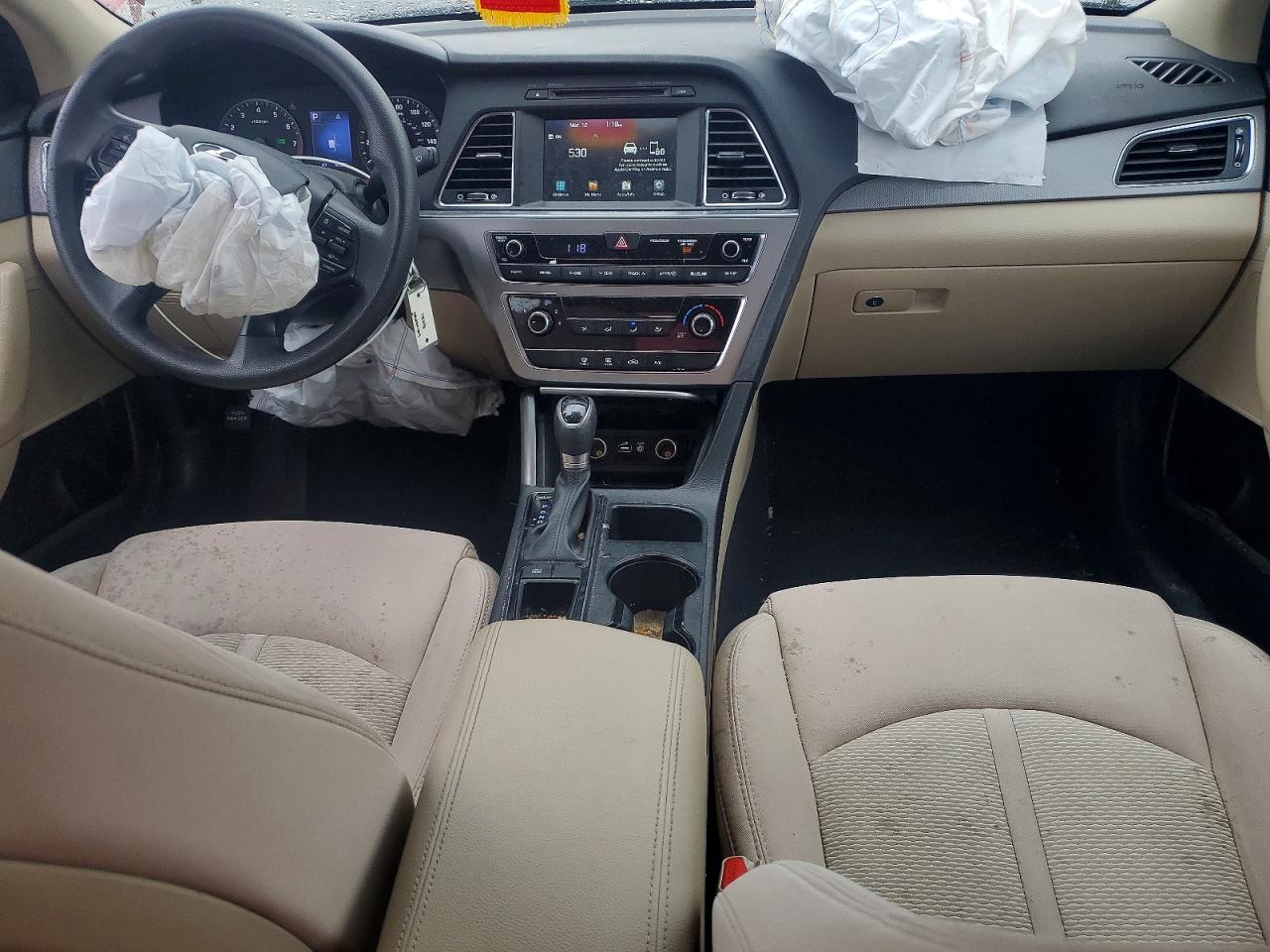 2017 HYUNDAI SONATA SE photo 8