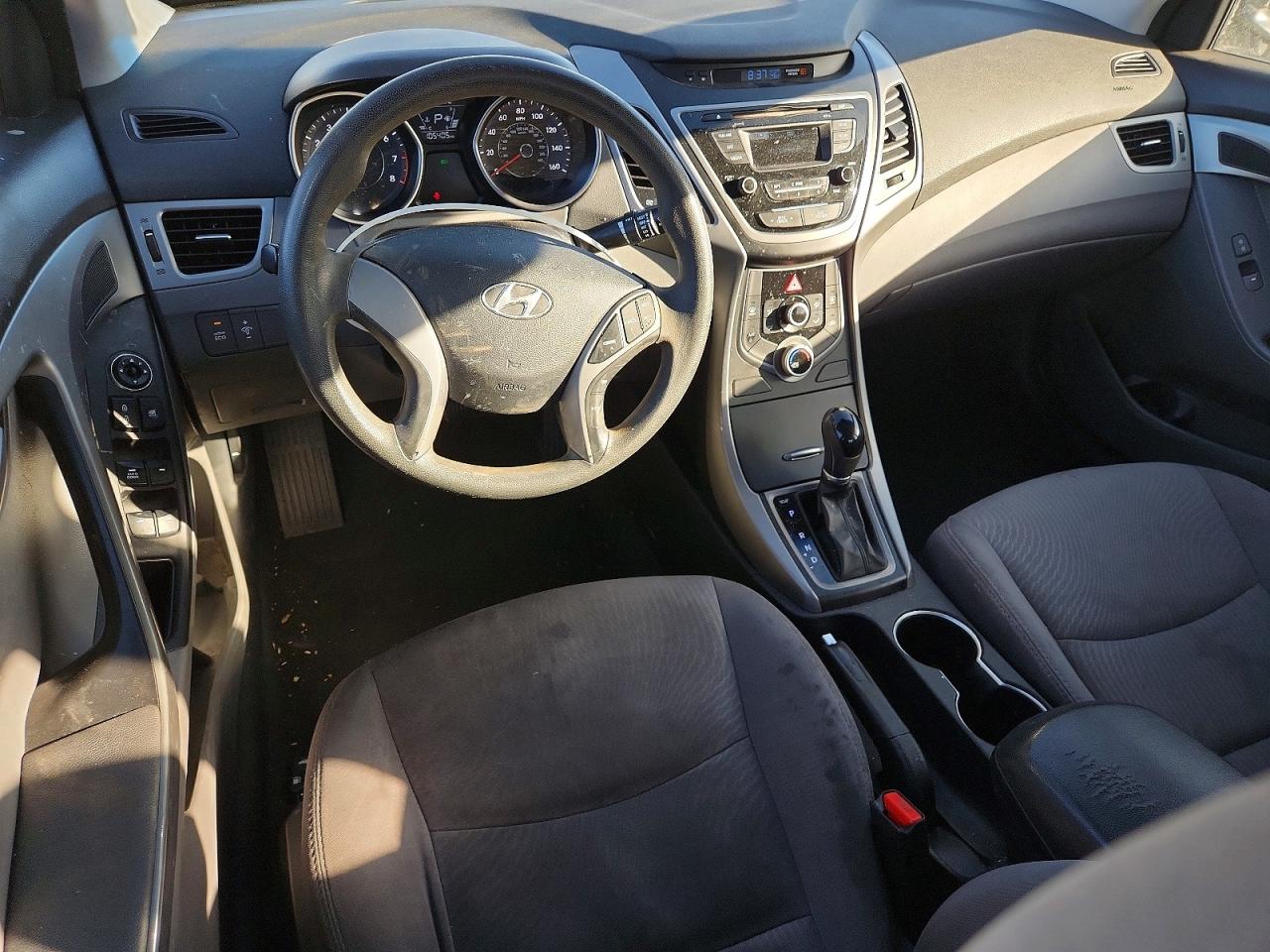 2016 HYUNDAI ELANTRA SE photo 8