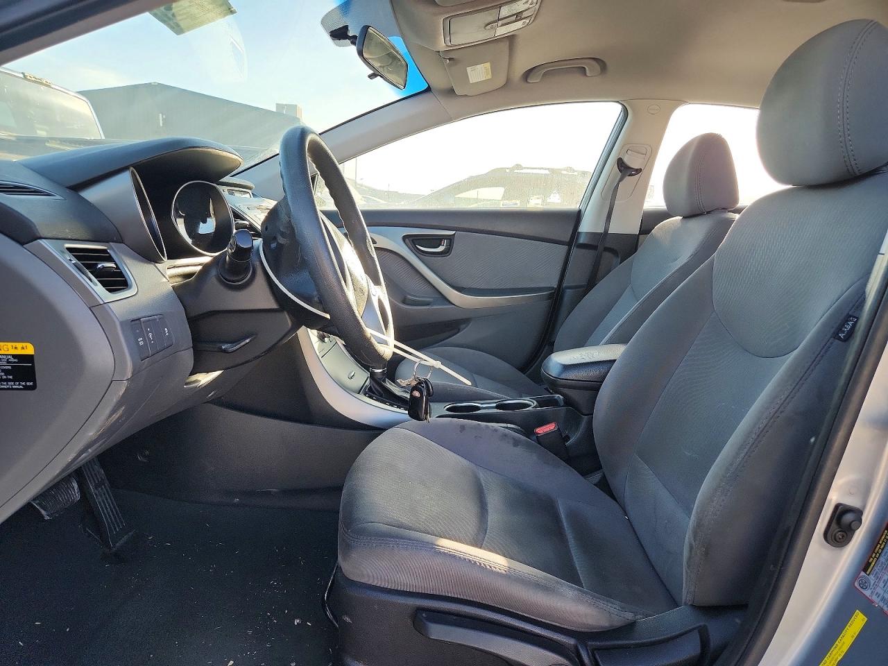 2016 HYUNDAI ELANTRA SE photo 7