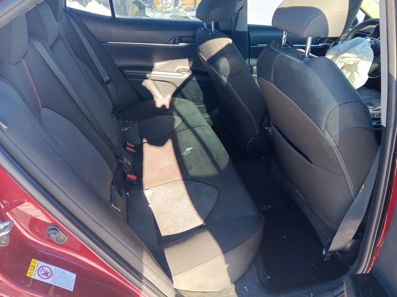 2019 TOYOTA CAMRY LE photo 19