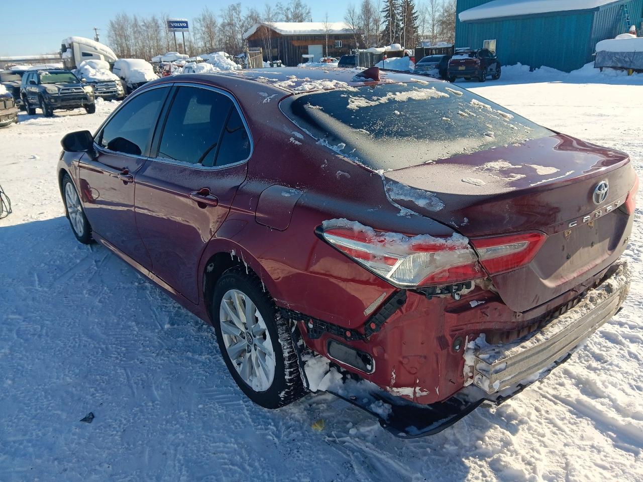2019 TOYOTA CAMRY LE photo 3