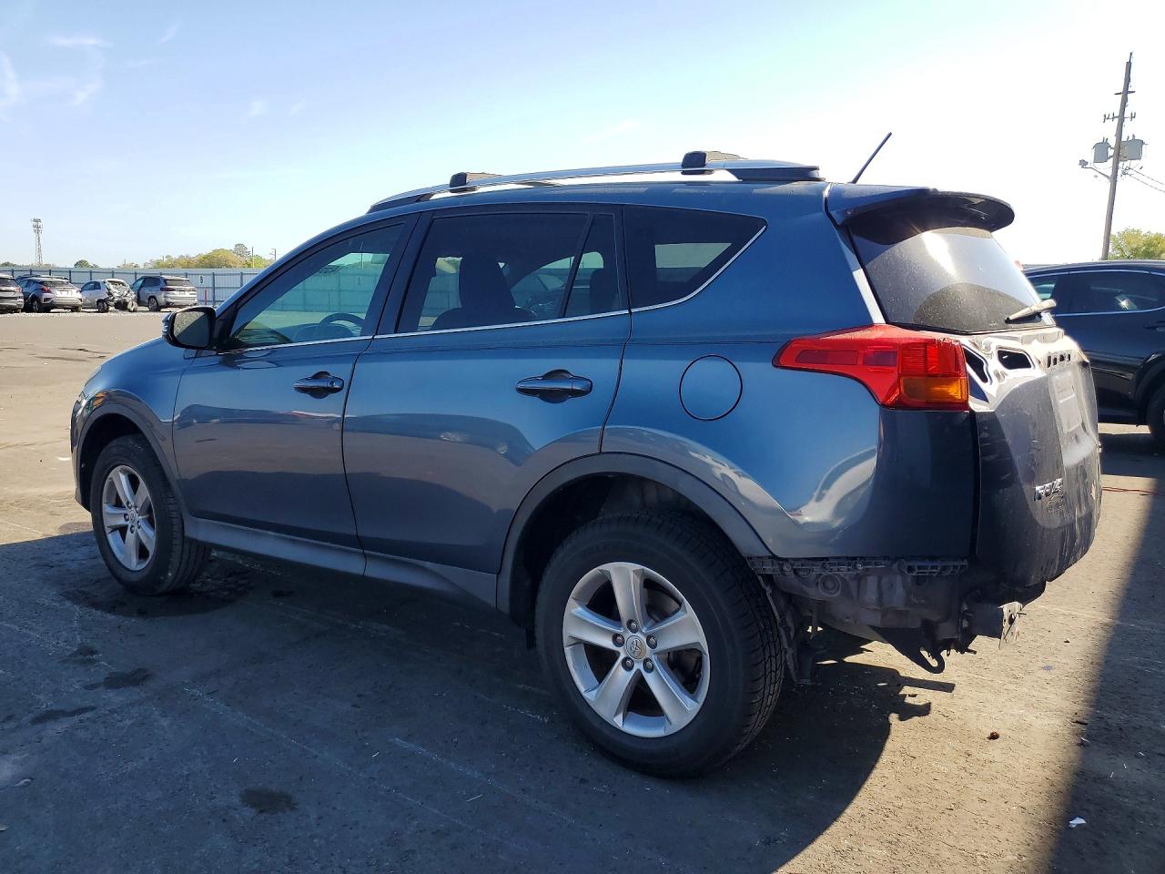 2014 TOYOTA RAV4 XLE photo 2