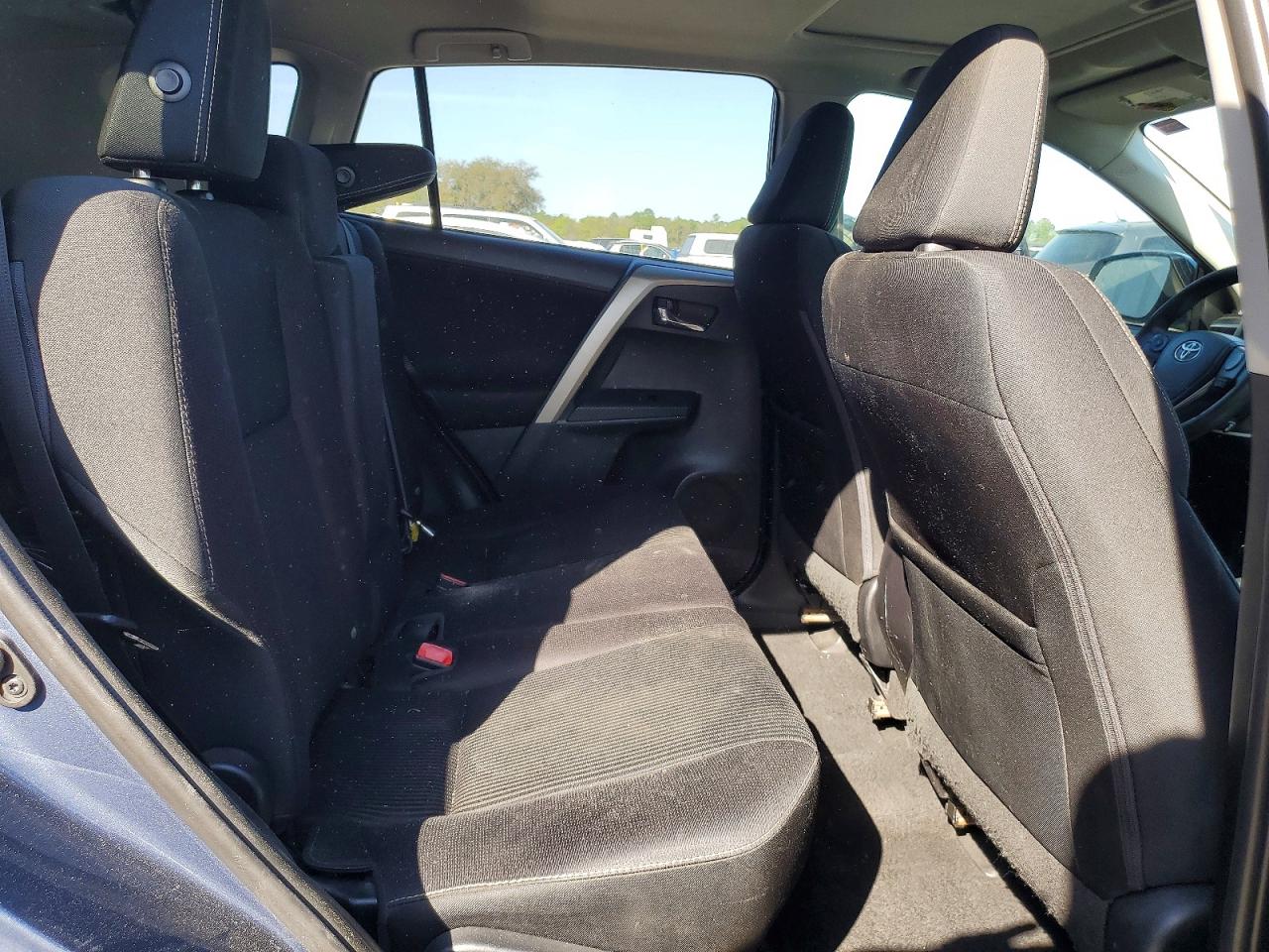 2014 TOYOTA RAV4 XLE photo 11
