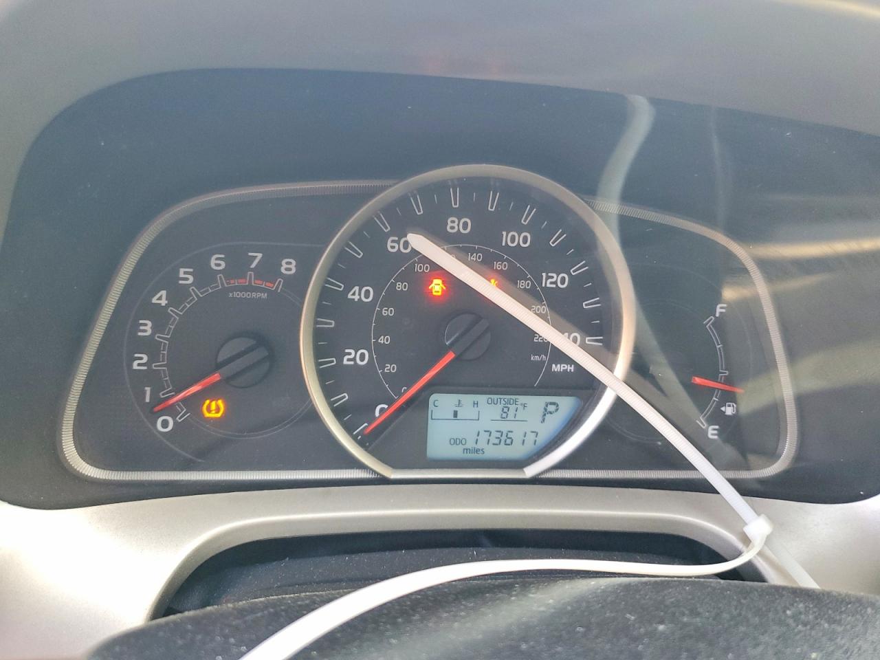 2014 TOYOTA RAV4 XLE photo 9