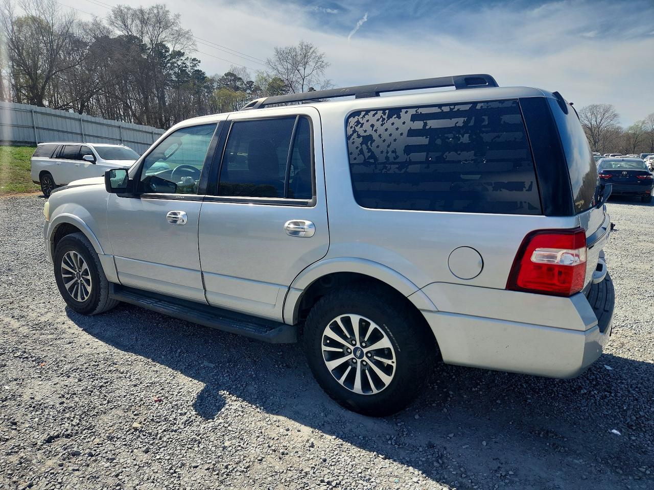 2015 FORD EXPEDITION XLT photo 2