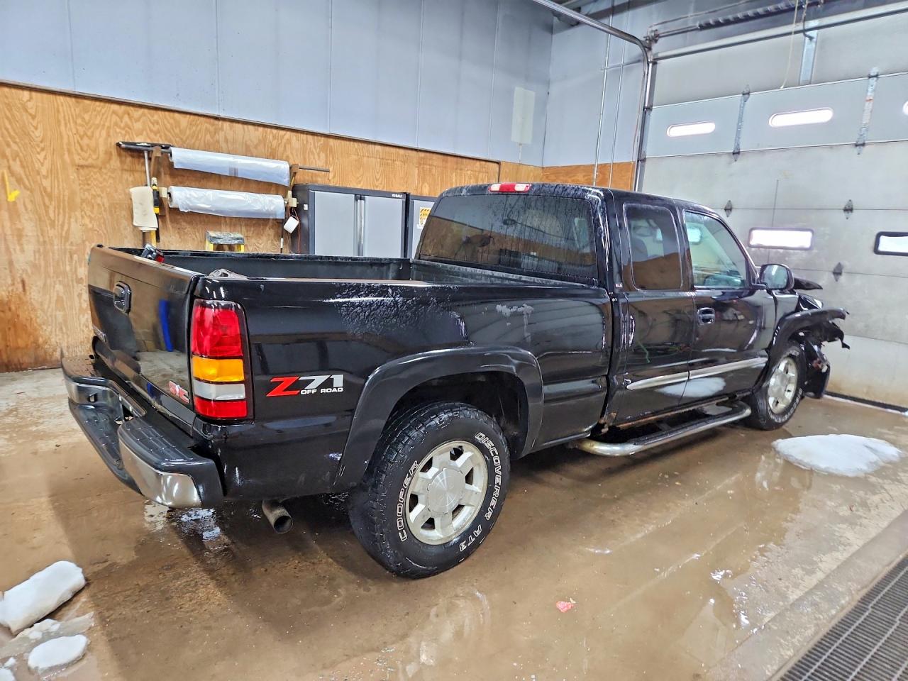 2007 GMC NEW SIERRA K1500 CLASSIC photo 3