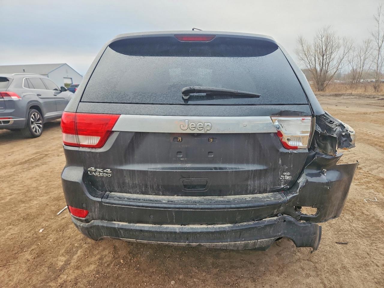 2011 JEEP GRAND CHEROKEE LAREDO photo 6