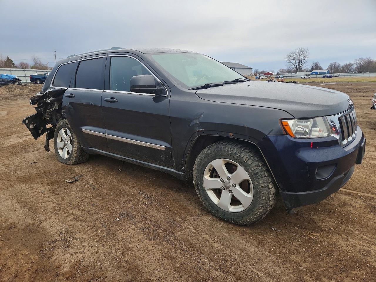 2011 JEEP GRAND CHEROKEE LAREDO photo 4