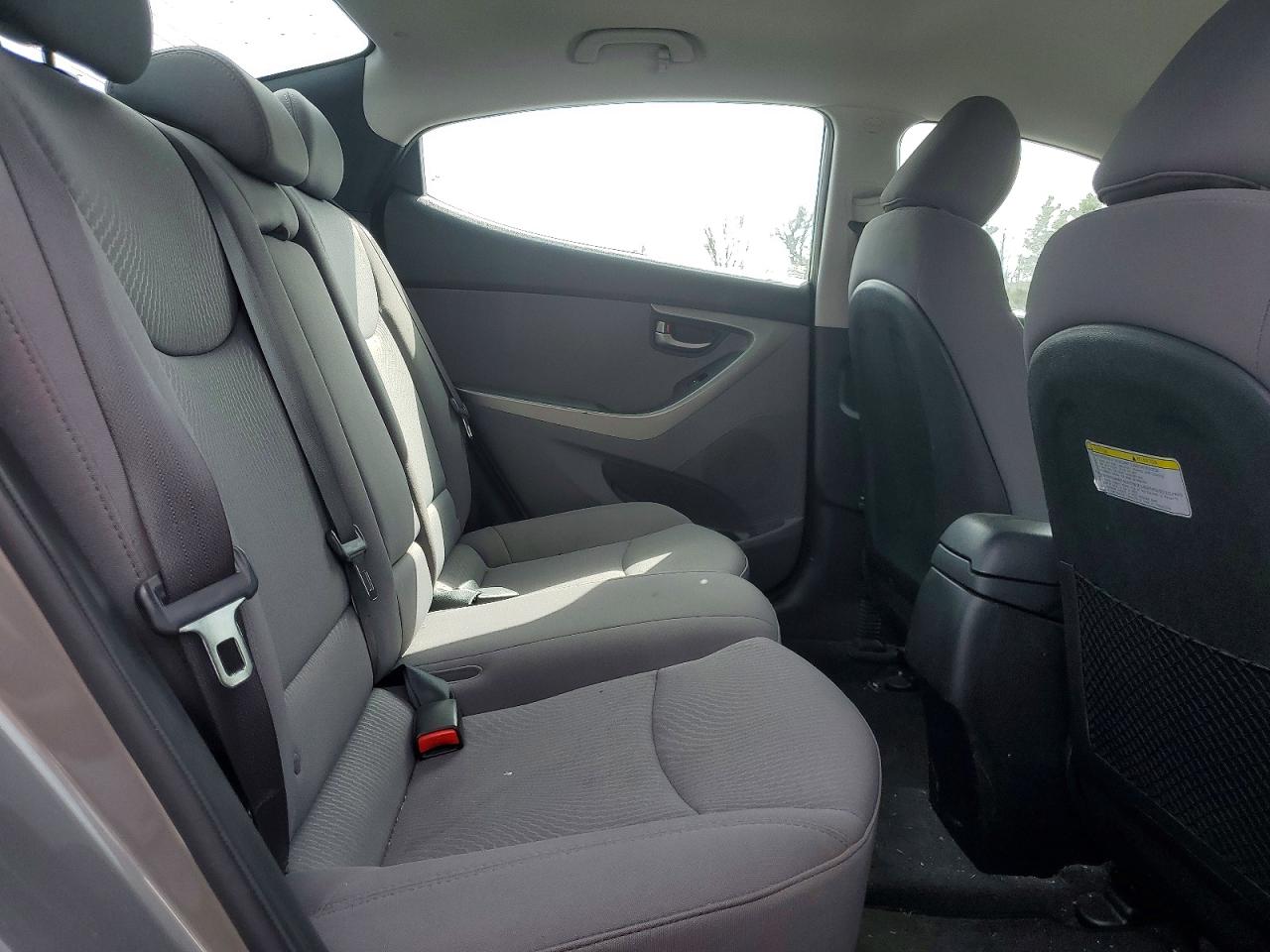 2014 HYUNDAI ELANTRA SE photo 19
