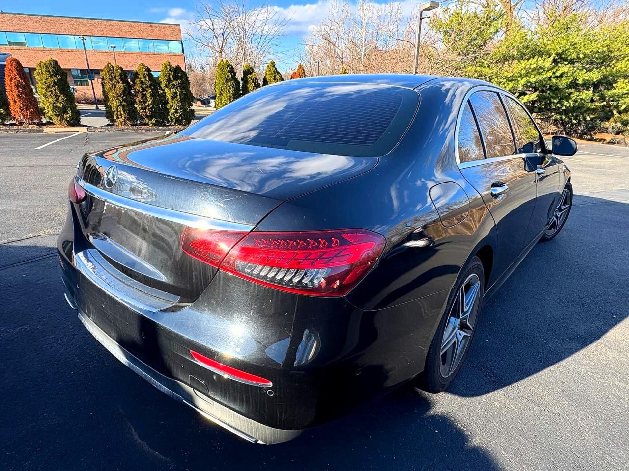 2022 MERCEDES-BENZ E 350 photo 3
