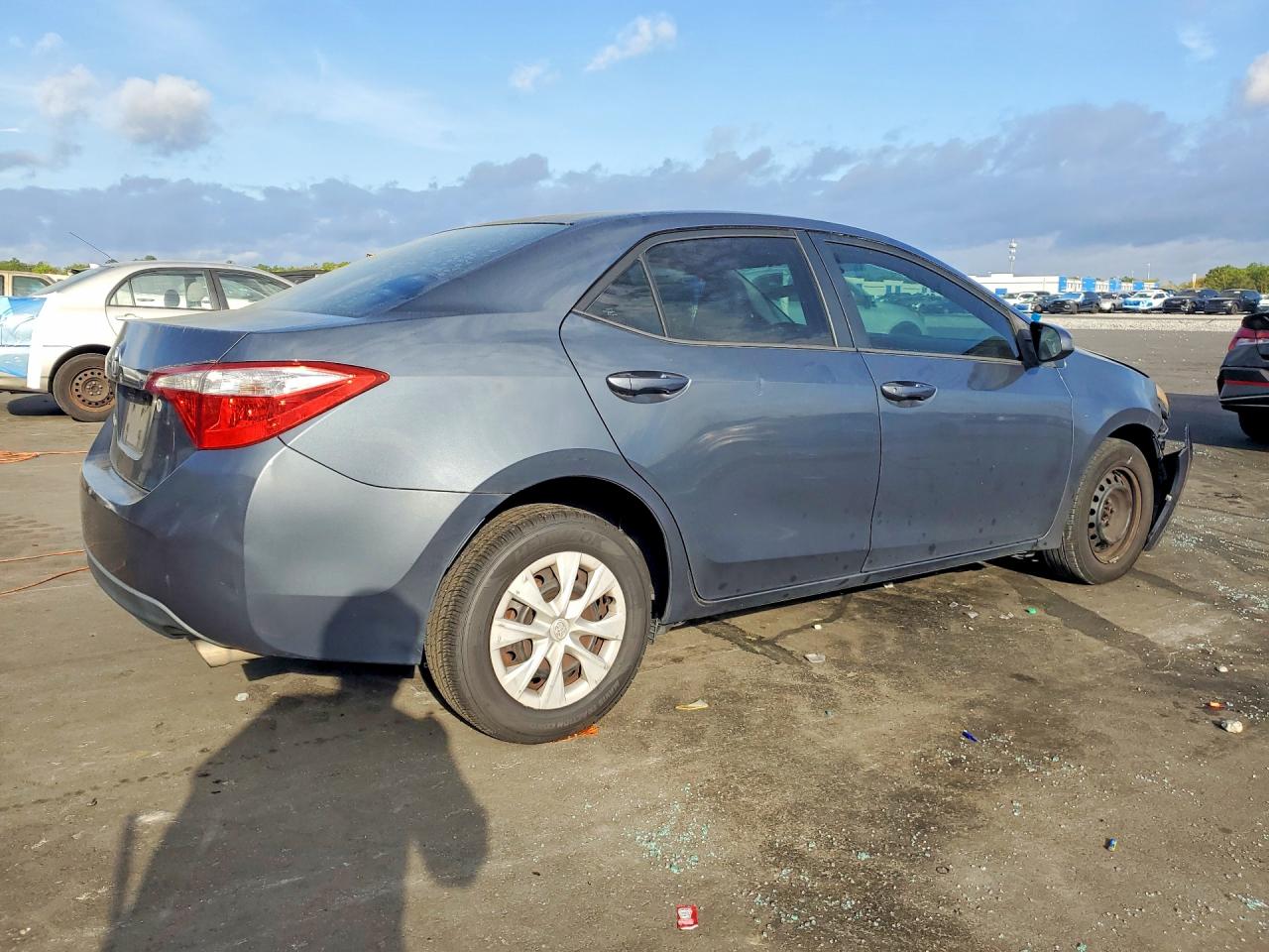 2014 TOYOTA COROLLA L photo 3