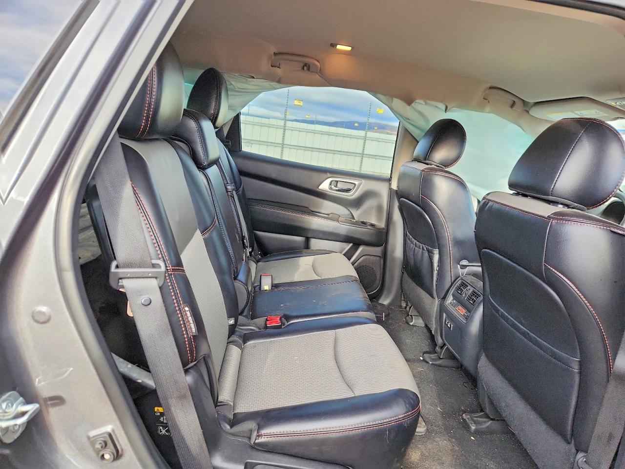 2020 NISSAN PATHFINDER SV photo 28
