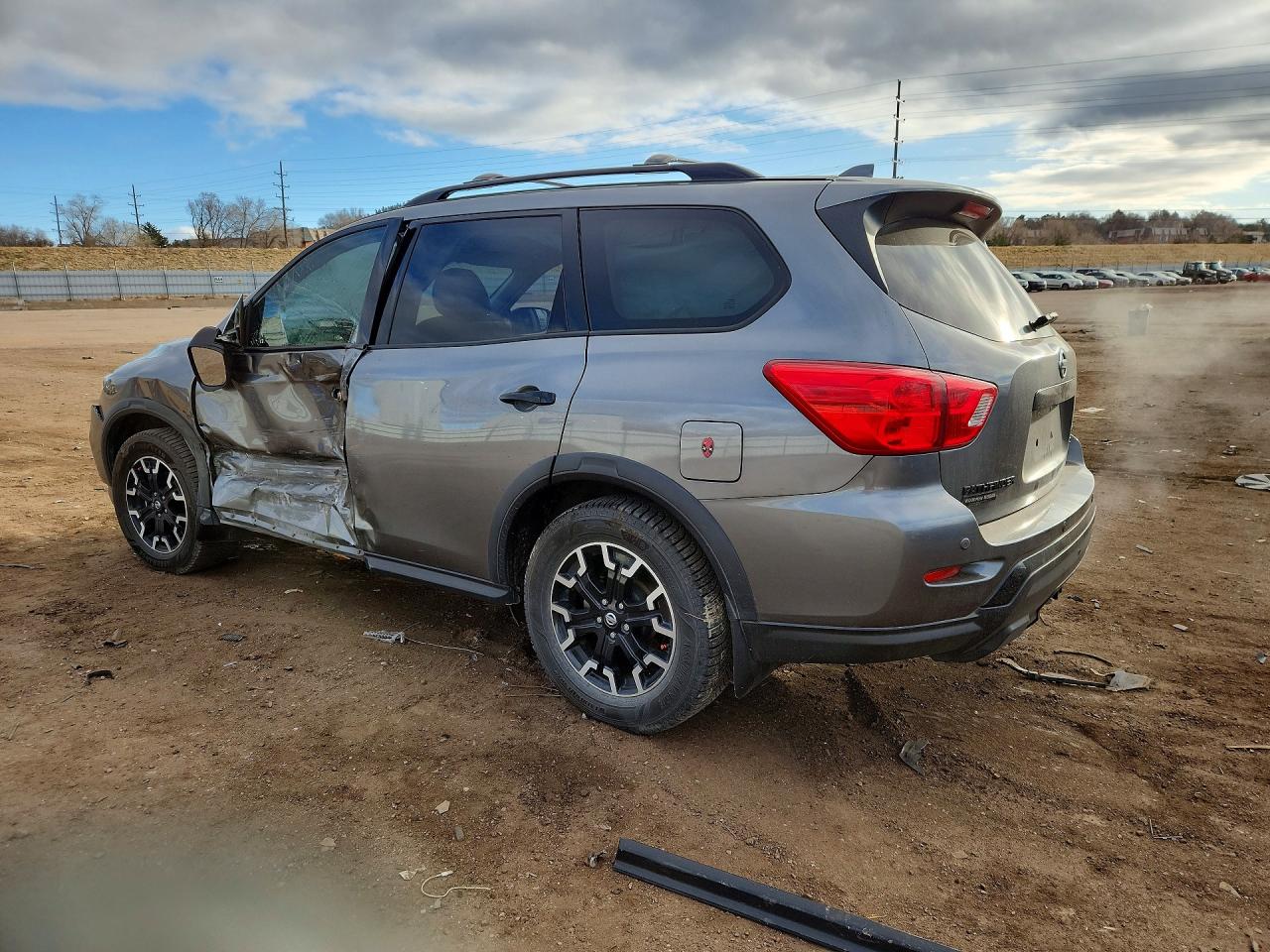 2020 NISSAN PATHFINDER SV photo 4