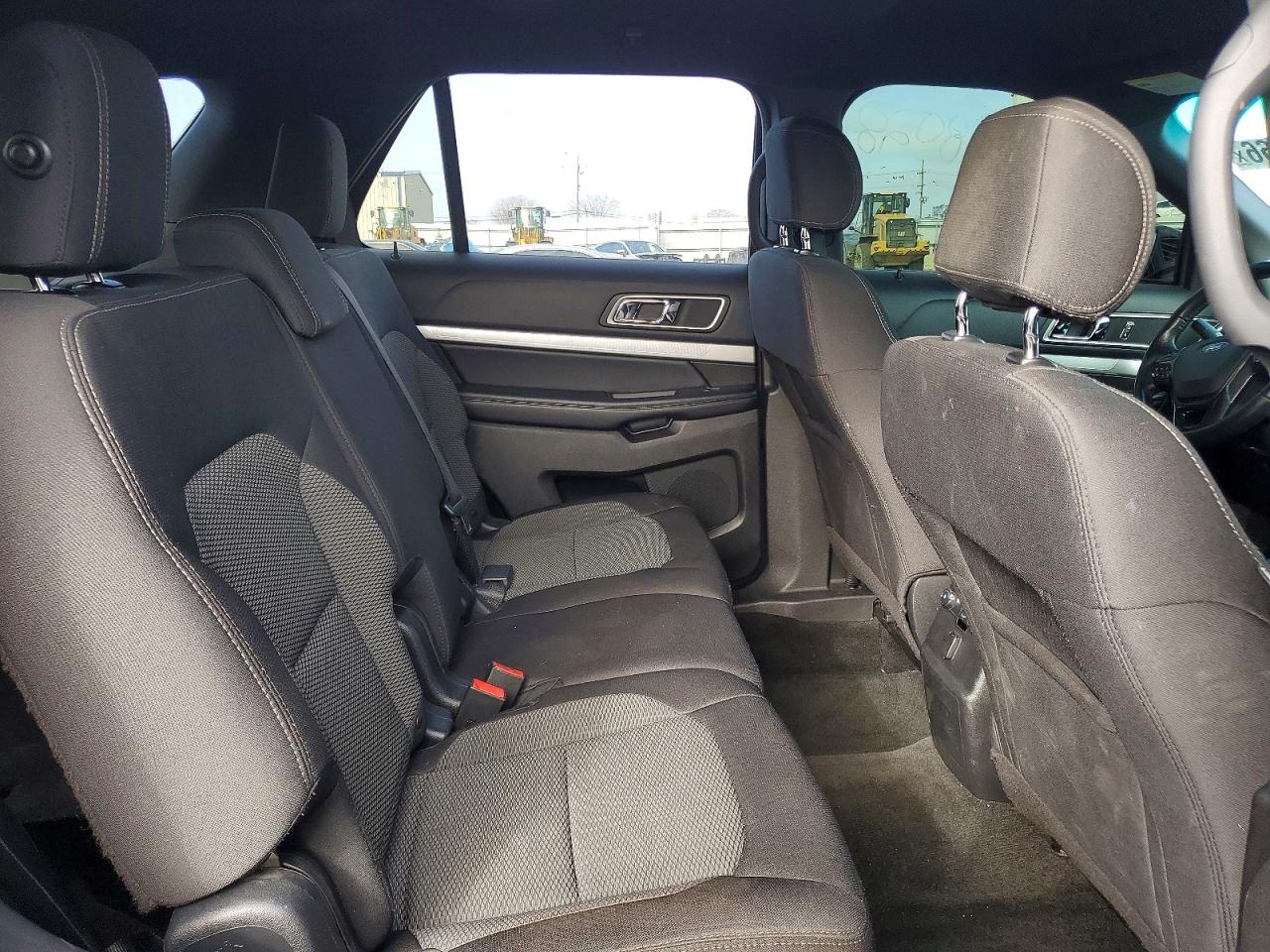 2017 FORD EXPLORER XLT photo 19