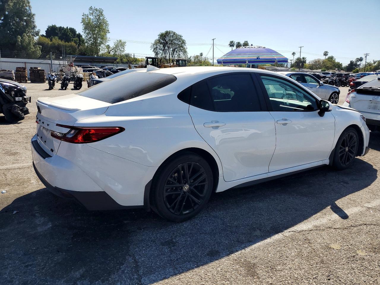 2025 TOYOTA CAMRY SE photo 3