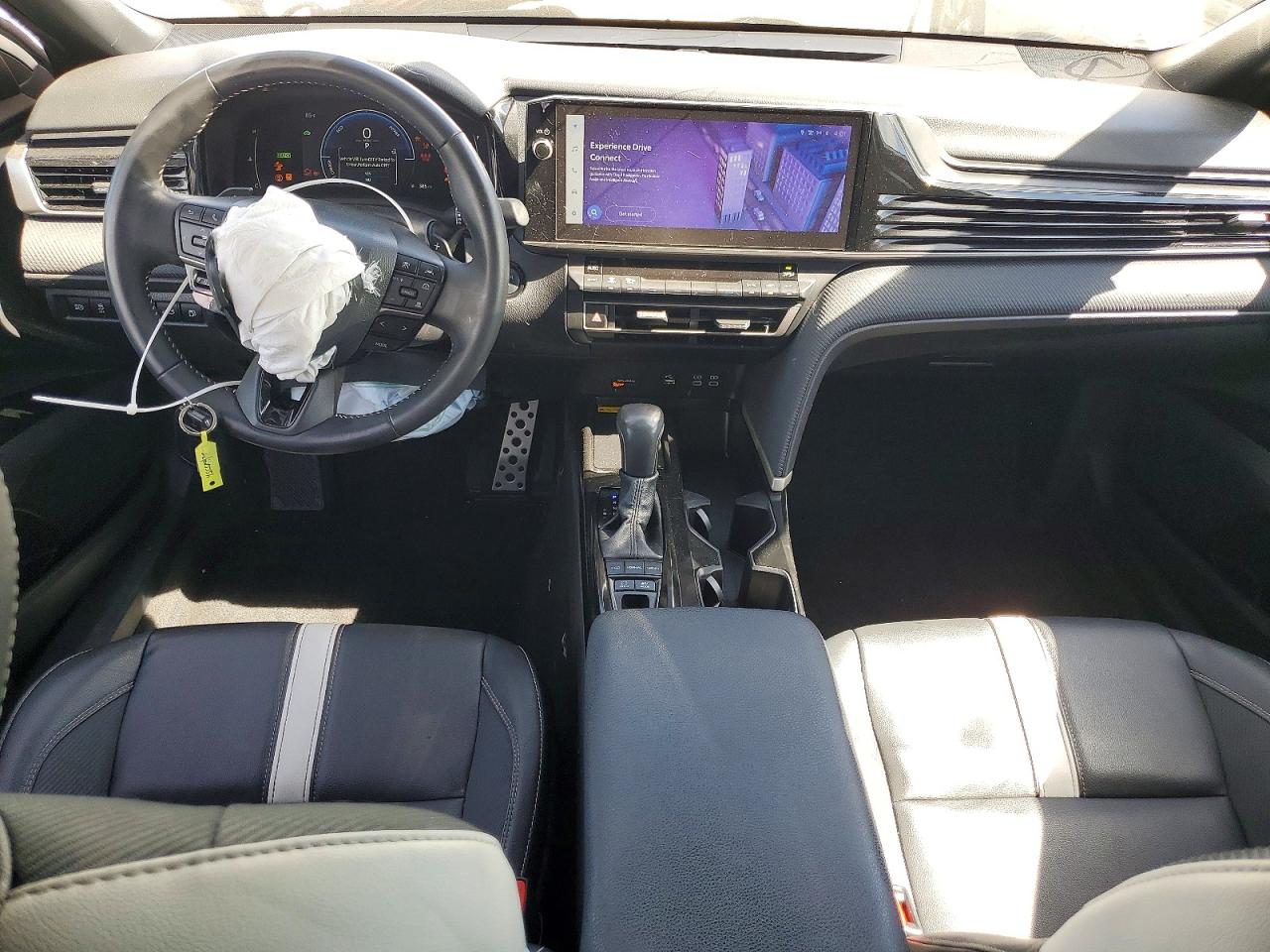 2025 TOYOTA CAMRY SE photo 8