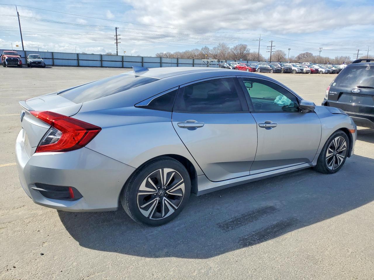 2016 HONDA CIVIC photo 5