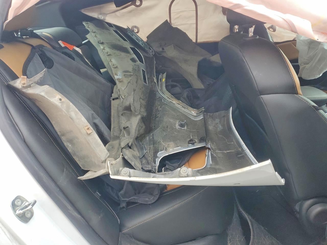 2017 CHEVROLET VOLT PREMIER photo 10