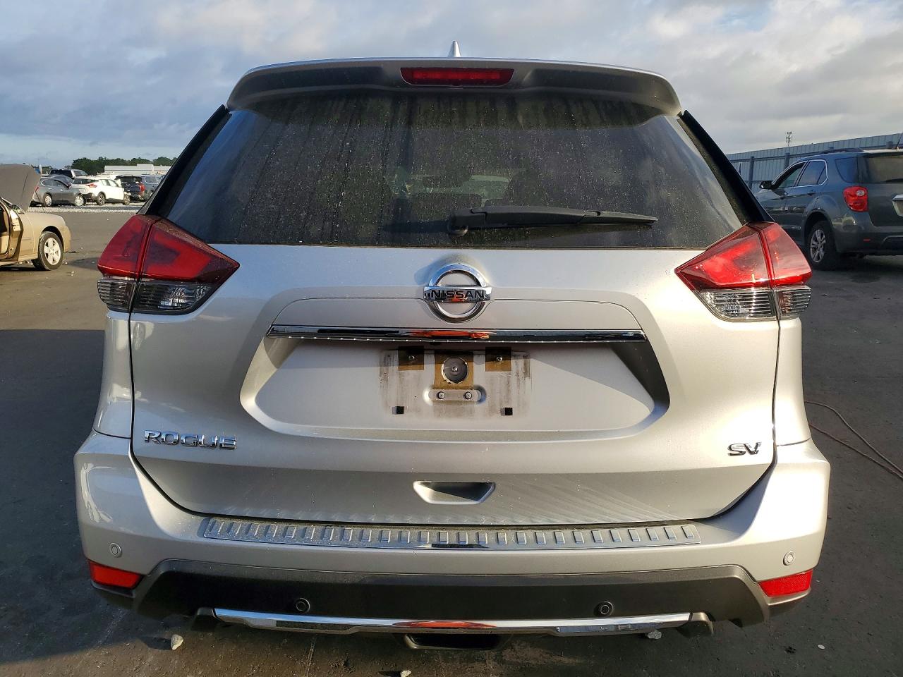 2019 NISSAN ROGUE SV photo 16