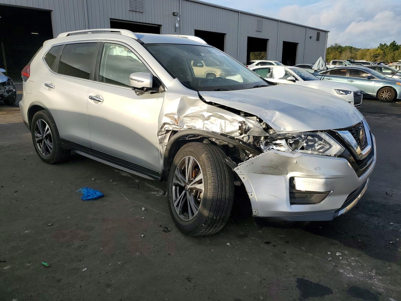 2019 NISSAN ROGUE SV photo 10