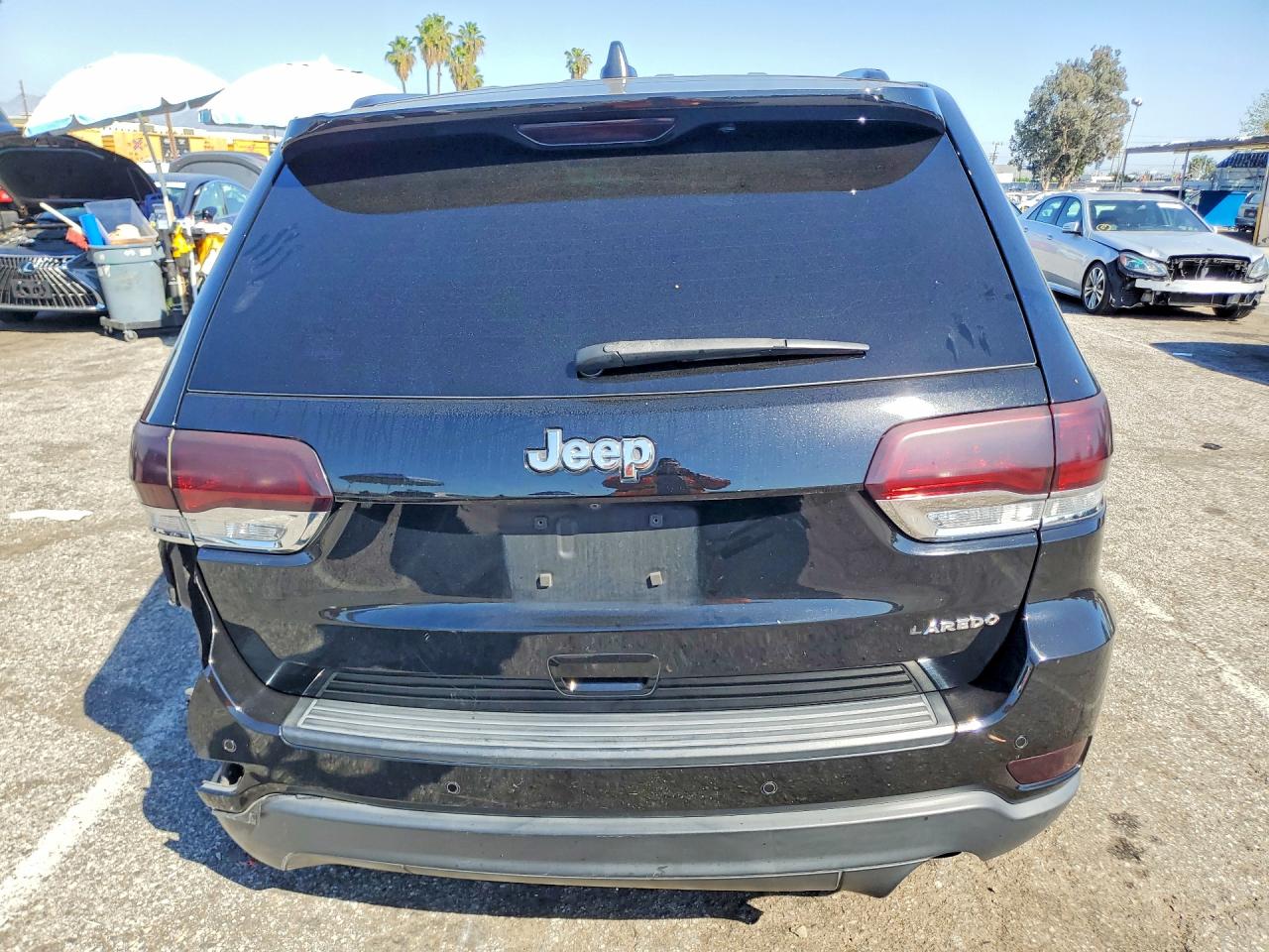 2019 JEEP GRAND CHEROKEE LAREDO photo 11