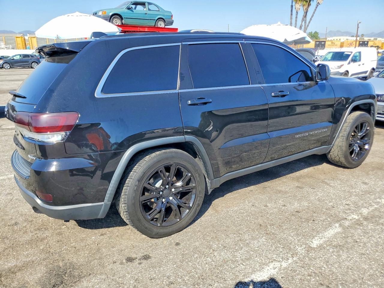 2019 JEEP GRAND CHEROKEE LAREDO photo 5