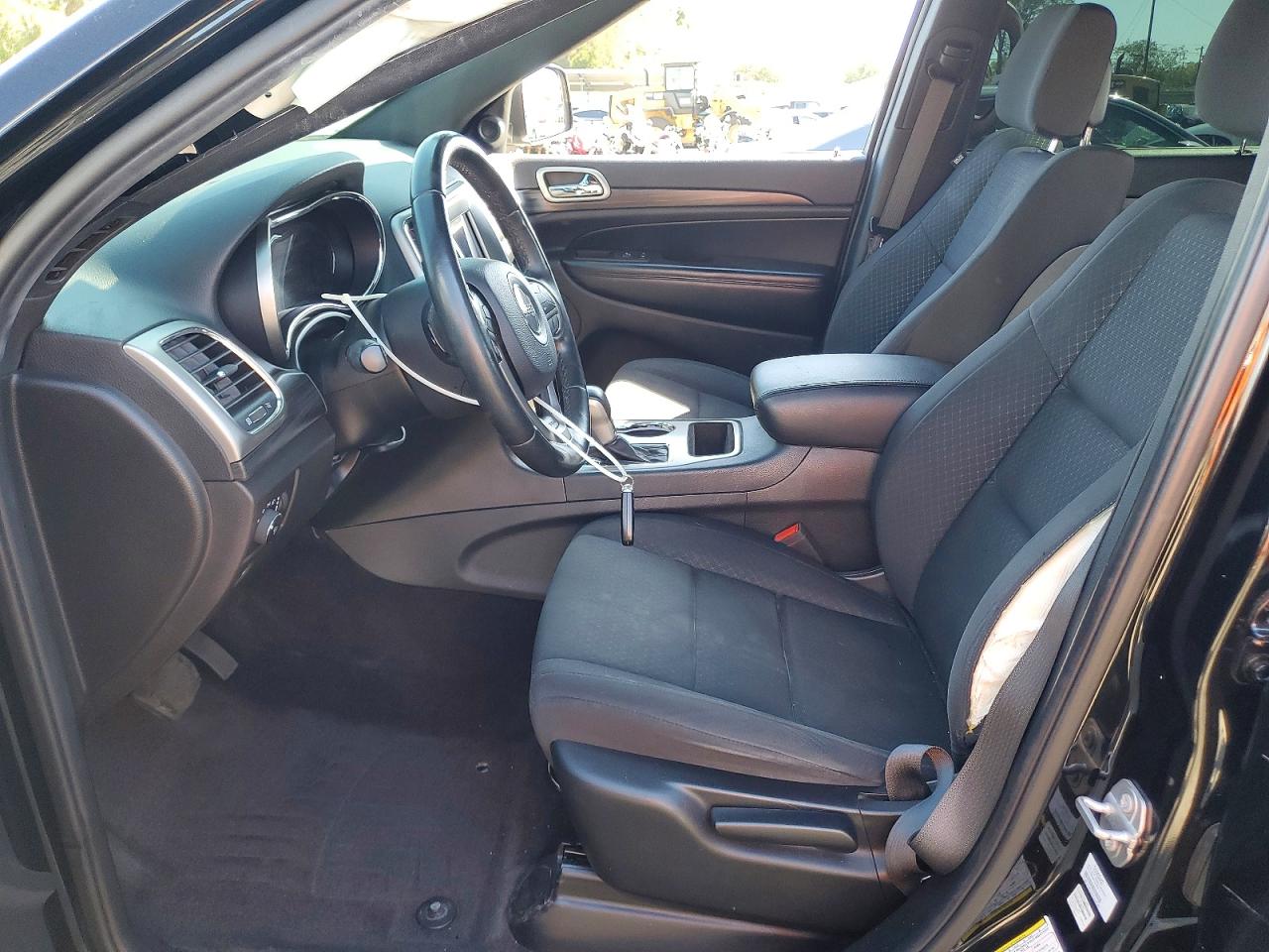 2019 JEEP GRAND CHEROKEE LAREDO photo 13