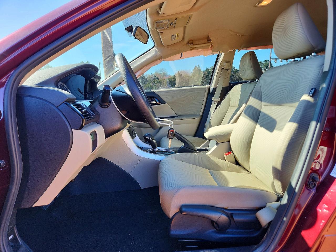 2017 HONDA ACCORD LX photo 19