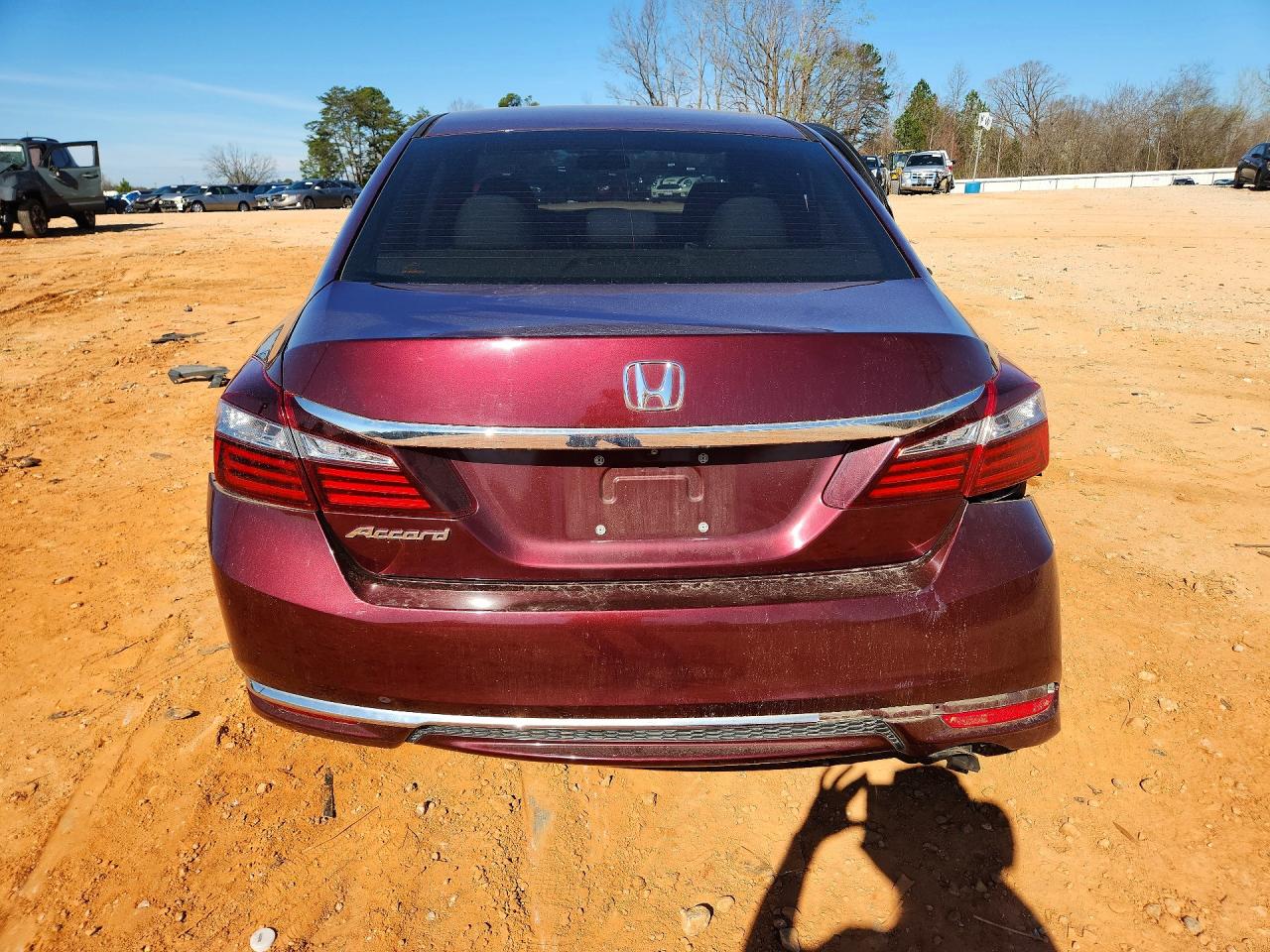 2017 HONDA ACCORD LX photo 16