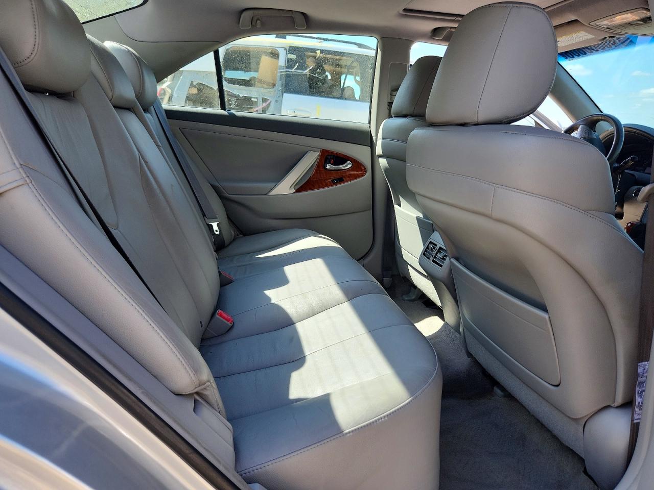 2010 TOYOTA CAMRY XLE V6 photo 10