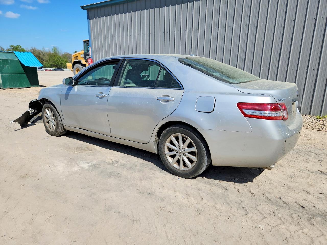 2010 TOYOTA CAMRY XLE V6 photo 2