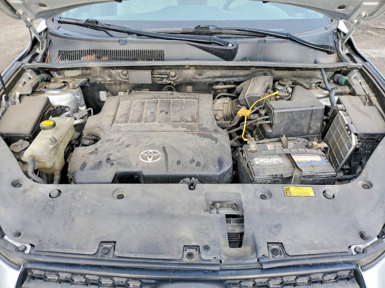 2010 TOYOTA RAV4 BASE photo 23