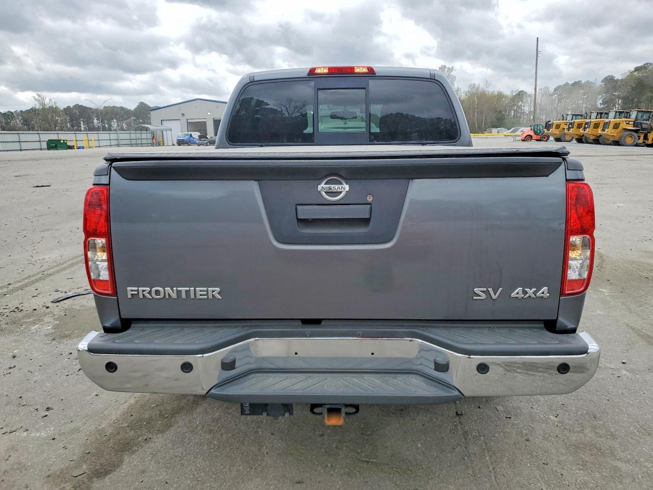 2018 NISSAN FRONTIER SV photo 6