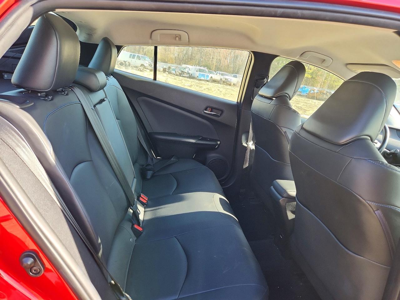 2018 TOYOTA PRIUS THREE TOURING photo 10