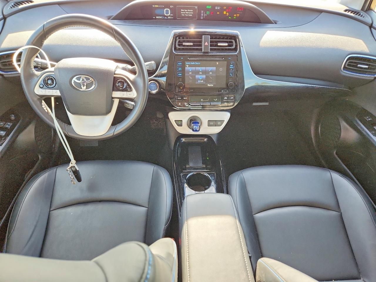 2018 TOYOTA PRIUS THREE TOURING photo 8