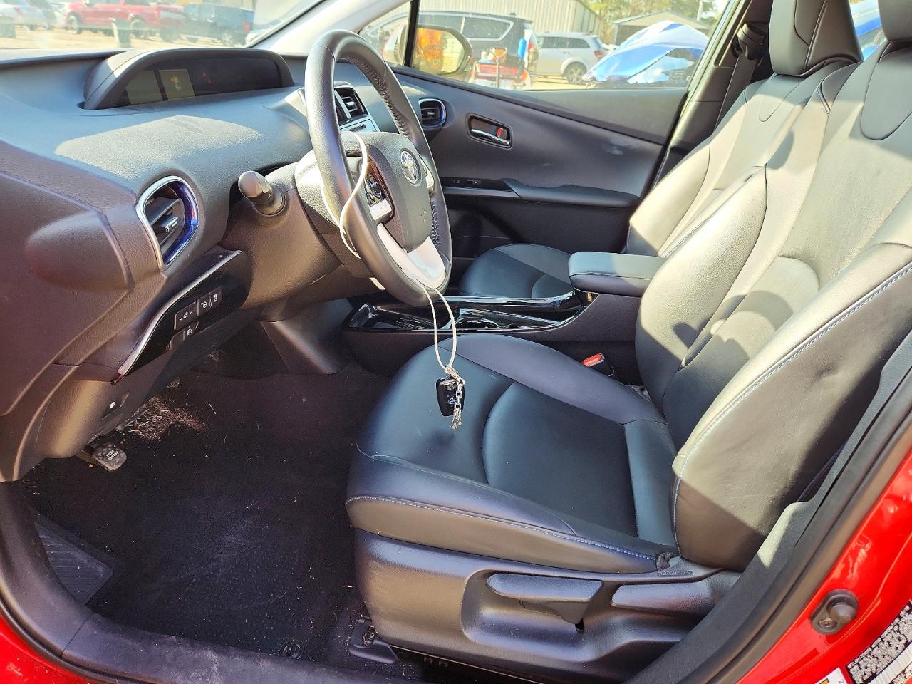 2018 TOYOTA PRIUS THREE TOURING photo 7