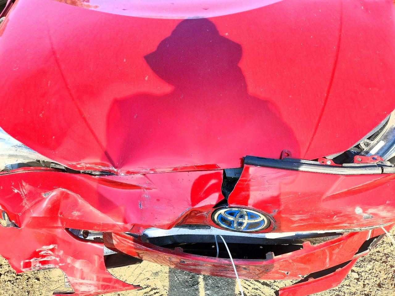 2018 TOYOTA PRIUS THREE TOURING photo 11
