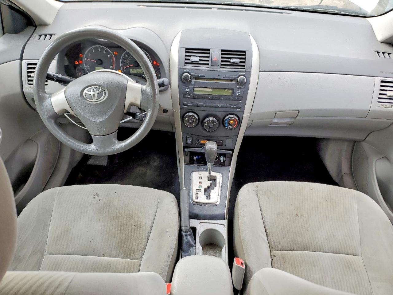 2010 TOYOTA COROLLA LE photo 22