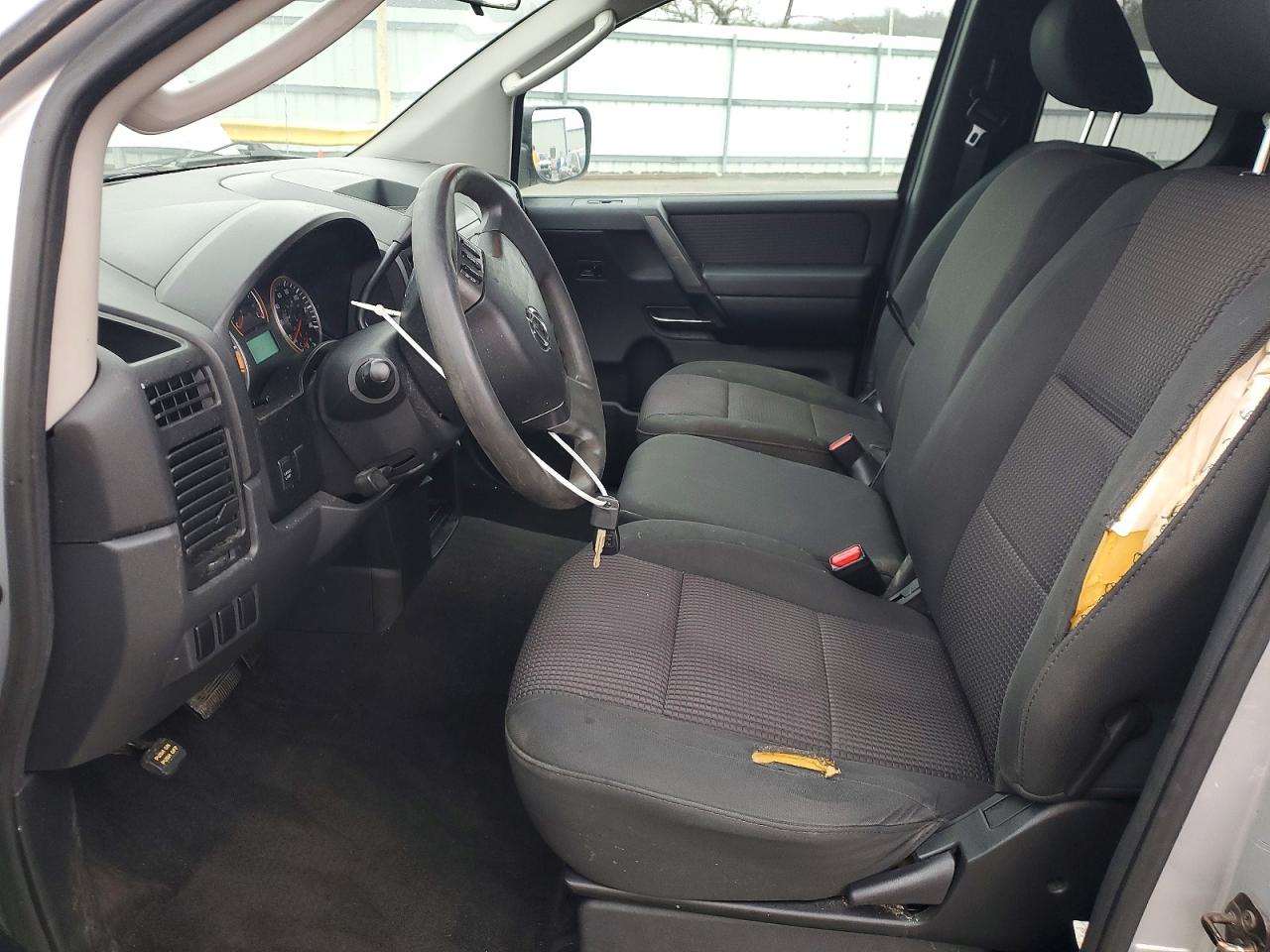 2011 NISSAN TITAN S photo 25